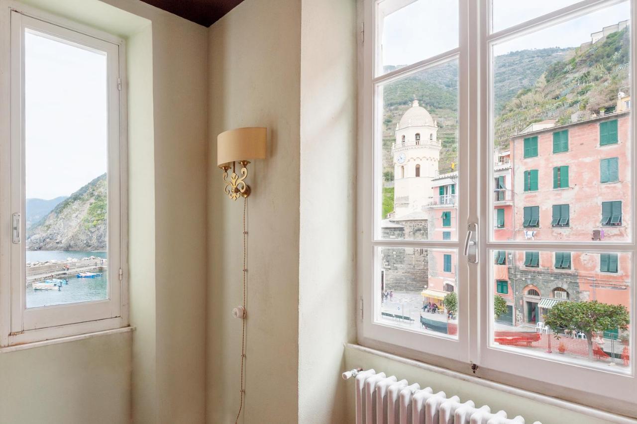 Marina Apartment, Unique, Authentic, Beachfront, 2 Aircondo Bdr , 2Bht, Easy To Train Or From Private Parking Vernazza Eksteriør billede