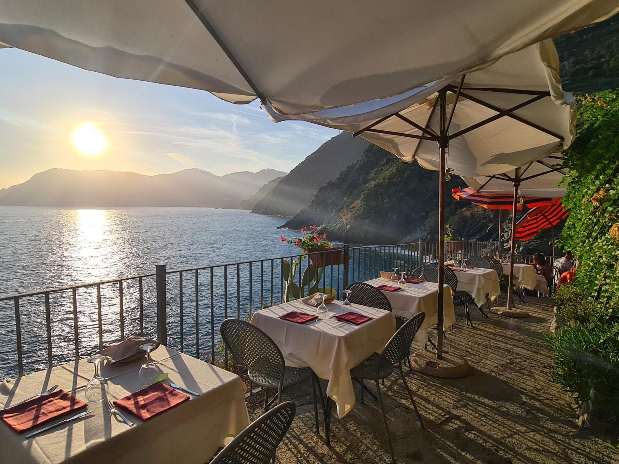 Marina Apartment, Unique, Authentic, Beachfront, 2 Aircondo Bdr , 2Bht, Easy To Train Or From Private Parking Vernazza Eksteriør billede