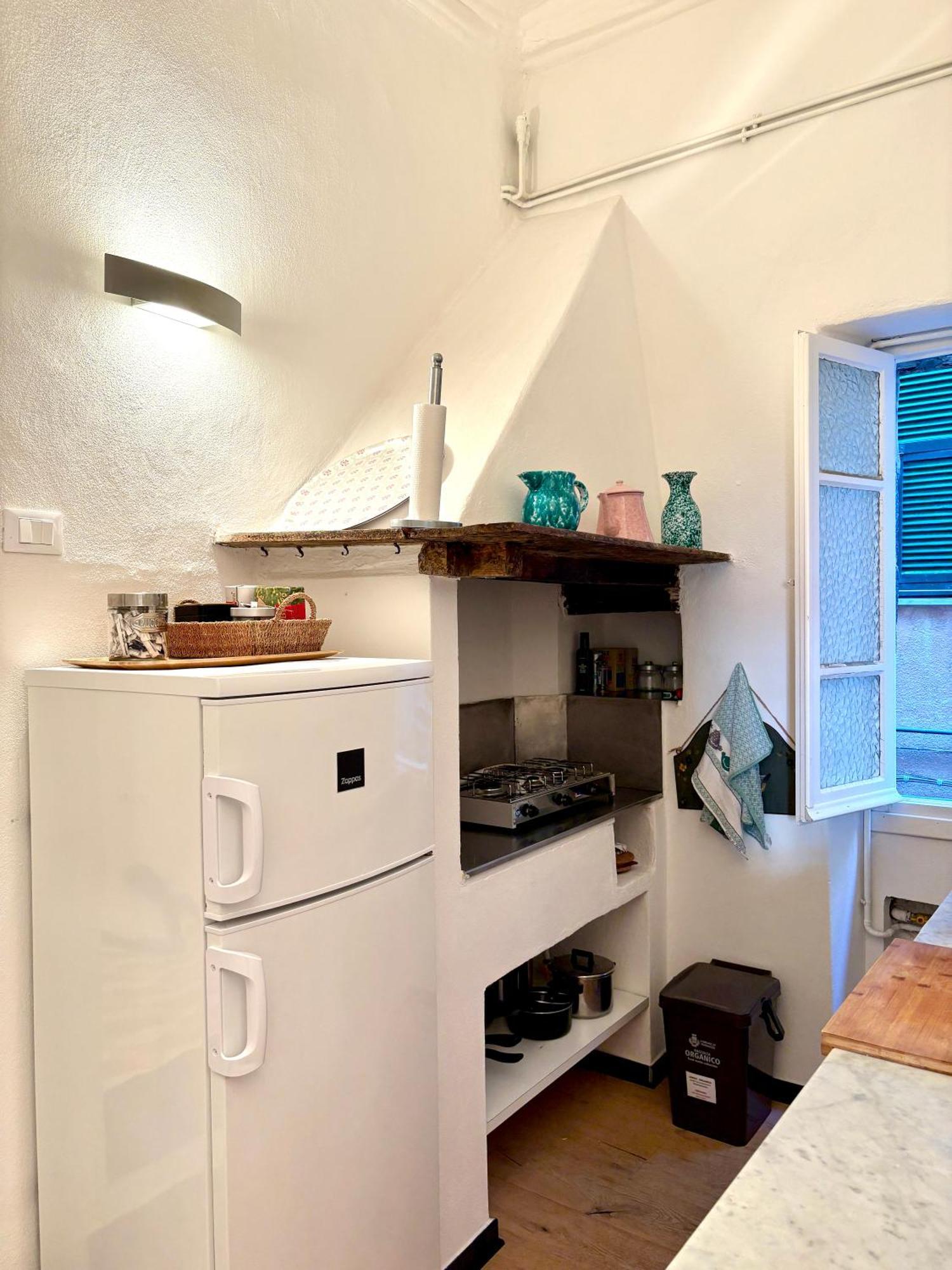 Marina Apartment, Unique, Authentic, Beachfront, 2 Aircondo Bdr , 2Bht, Easy To Train Or From Private Parking Vernazza Eksteriør billede